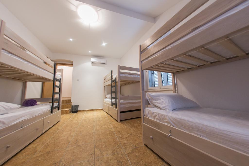 City Hostel Трогір Номер фото