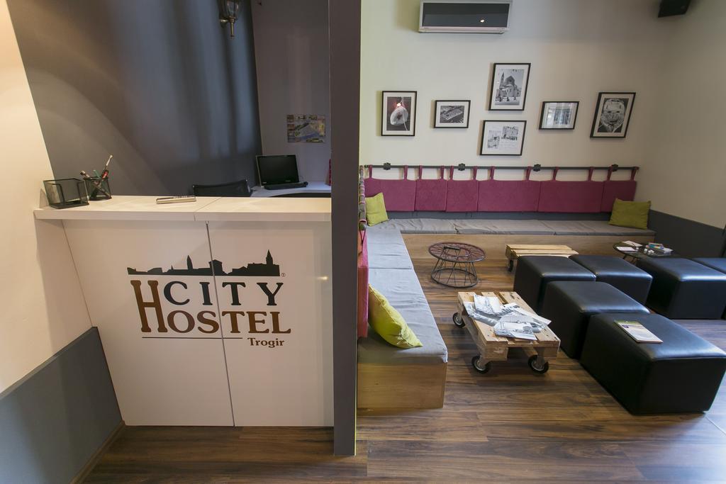 City Hostel Трогір Екстер'єр фото